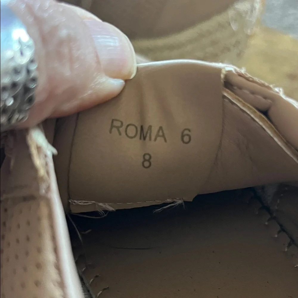 The Menina Women's Roma 6 lace-up sneakers